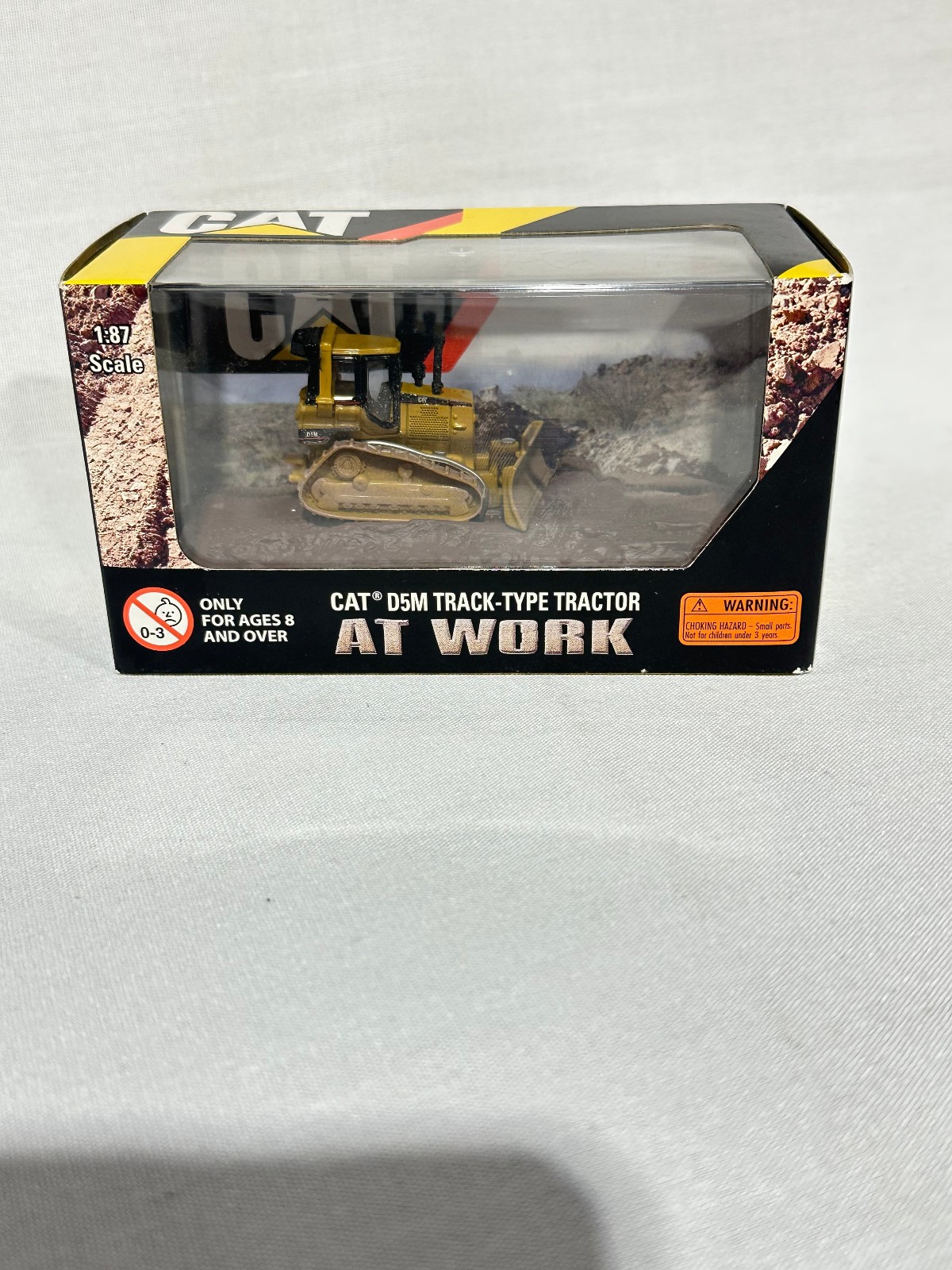 Caterpillar D5M Dozer At Work Series By Norscot 1/87th Scale