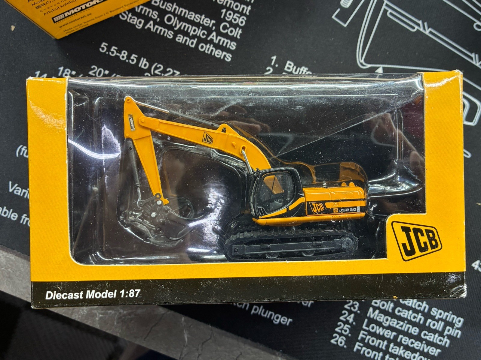 Motorart 13138 JCB JS220 Tracked Excavator 1/87 HO Scale MIB
