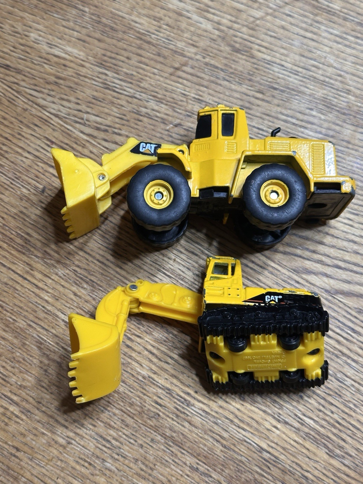 Lot of 12 Construction Vehicle Toys CAT Matchbox Wooden Bulldozer Excavator Truc