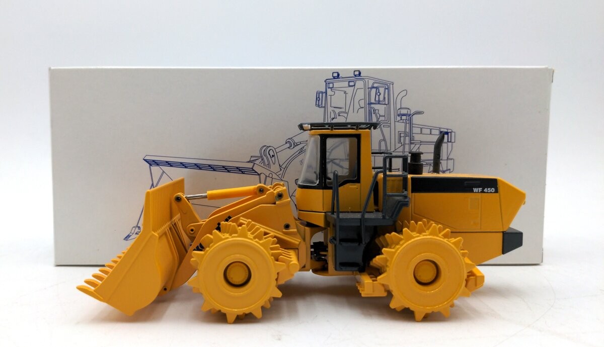 Conrad 2437 1:50 Scale WA-3 Series Komatsu Compactor WF 450-3/Box