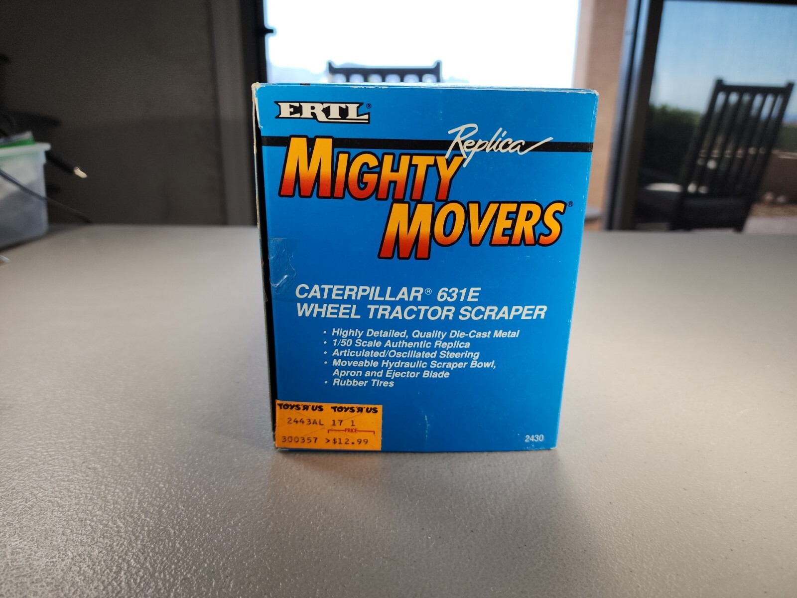 Ertl 1/50th Scale Yellow Caterpillar 631E Die-Cast Scraper Mighty Movers 2430