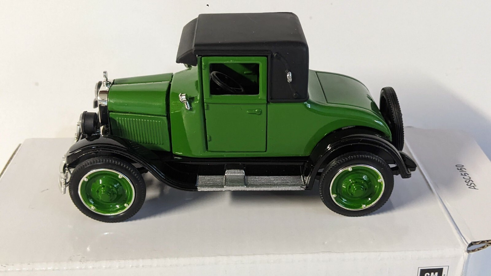 1926 CHEVROLET SUPERIOR V2 WITH ORIGINAL BOX AND CERTIFICATE 1:32 SCALE