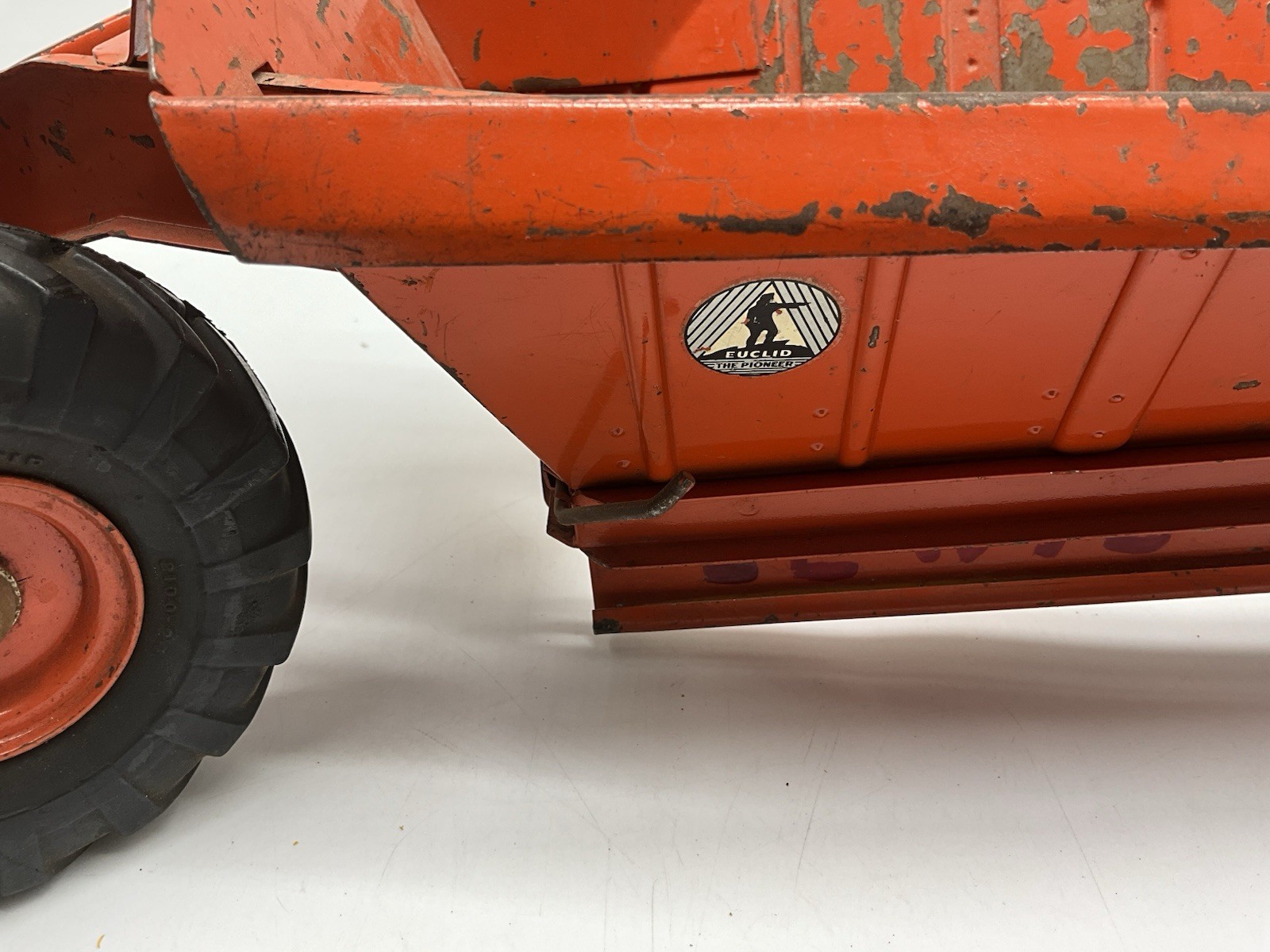 Doepke Euclid Tractor Toy Earth Mover 26″ Red Goodyear Tires Vintage 1950’s