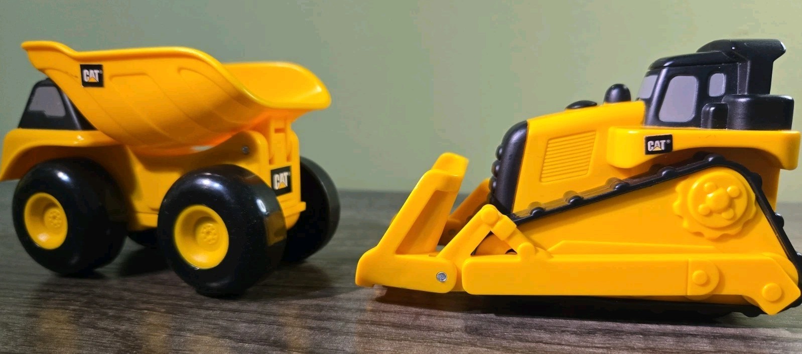 Lot Of 2 Toy State CAT Mini Machines Plastic Construction Dump Truck & Excavator