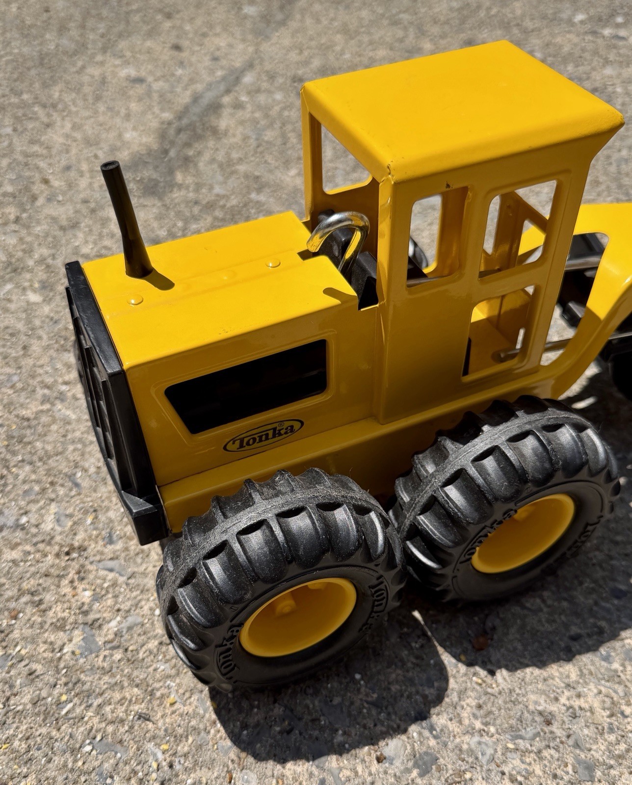 Tonka Retro Classic Pressed Steel Road Grader 92510 EUC Construction Vehicle