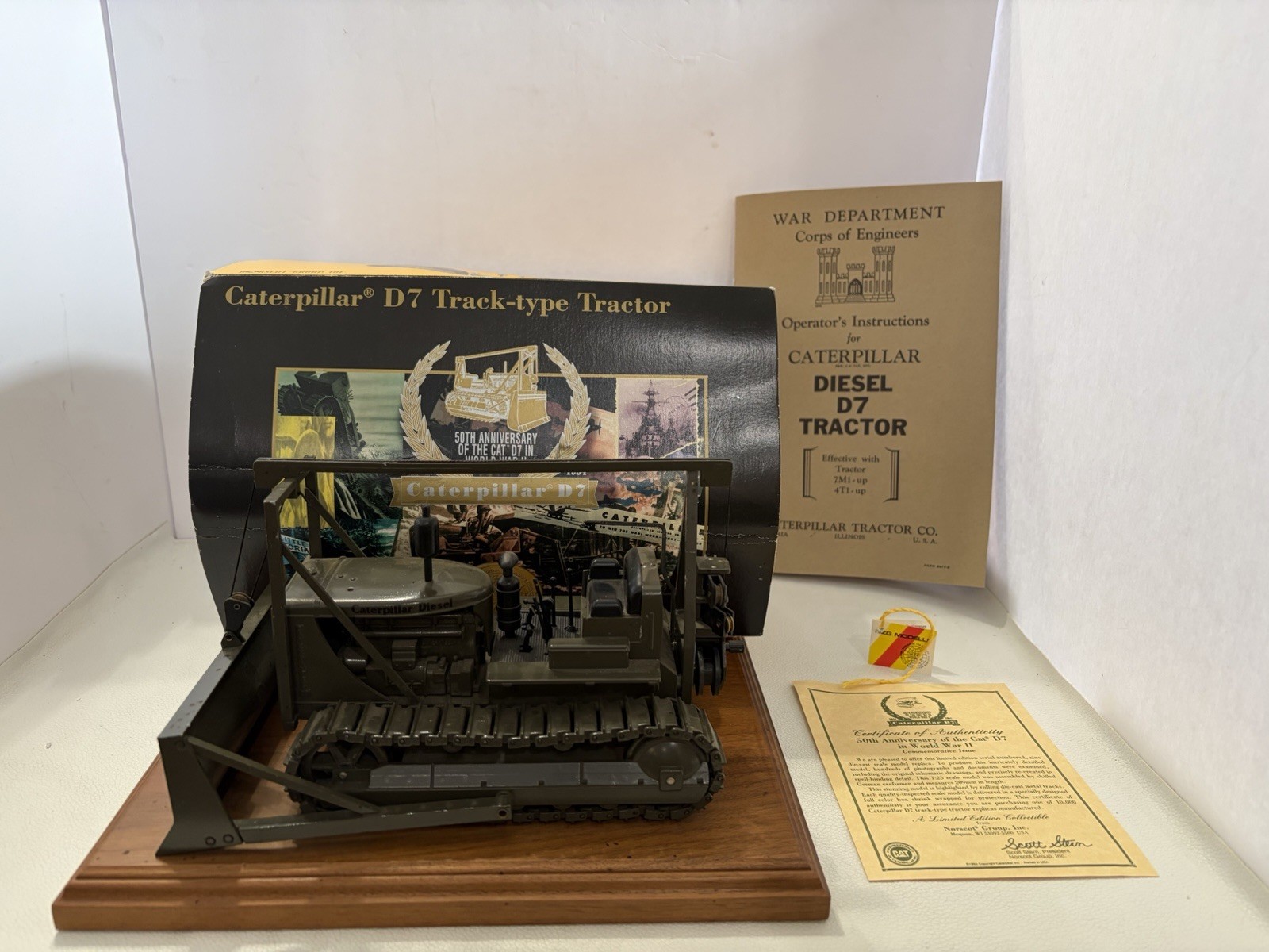 Caterpillar D7 Track Type Tractor 1:25 Norscot WWII 50th Anniversary w/Box
