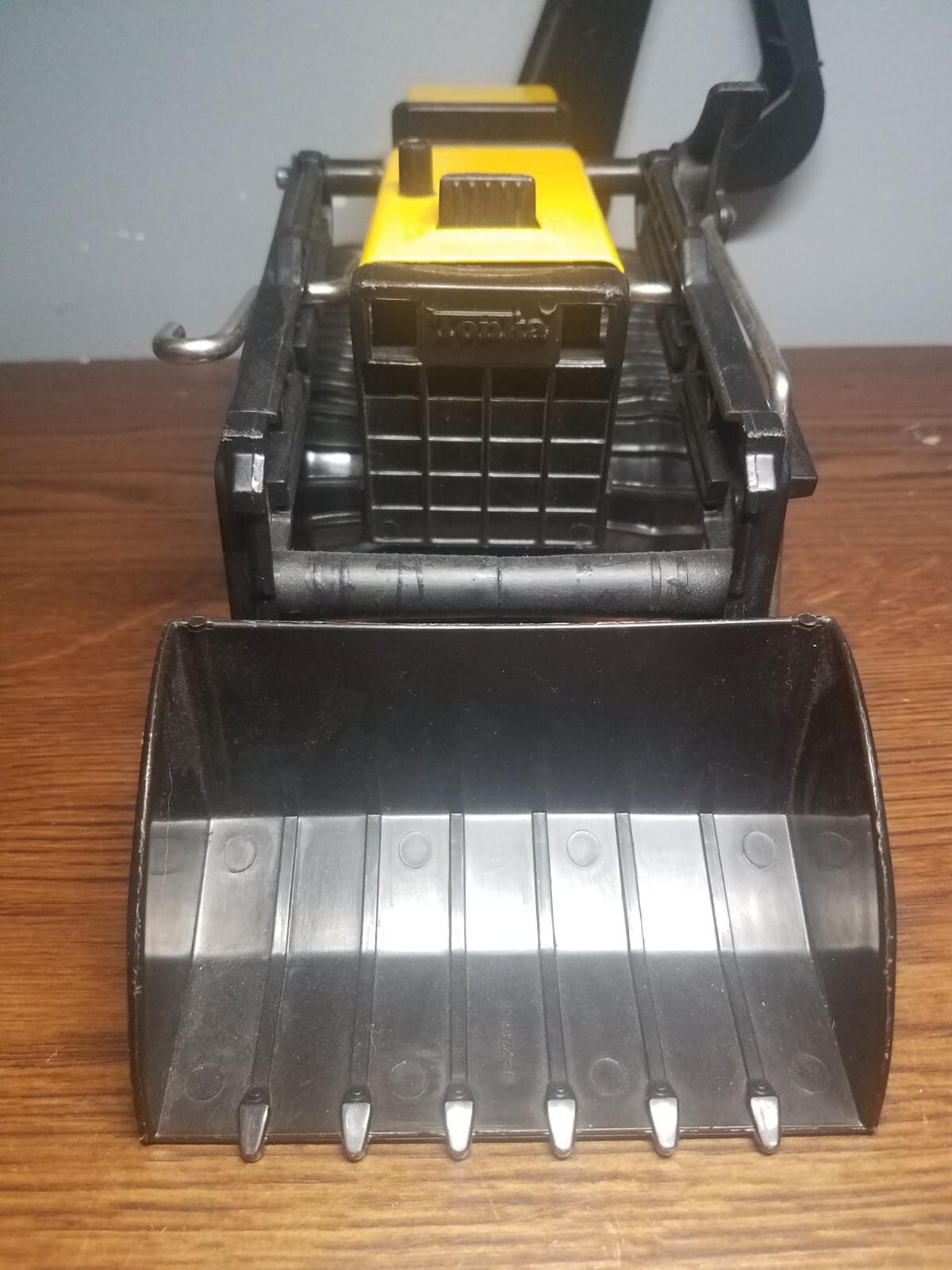 2012 Tonka Hasbro Truck Back Hoe / Front End Loader Plastic and Metal Toy EUC