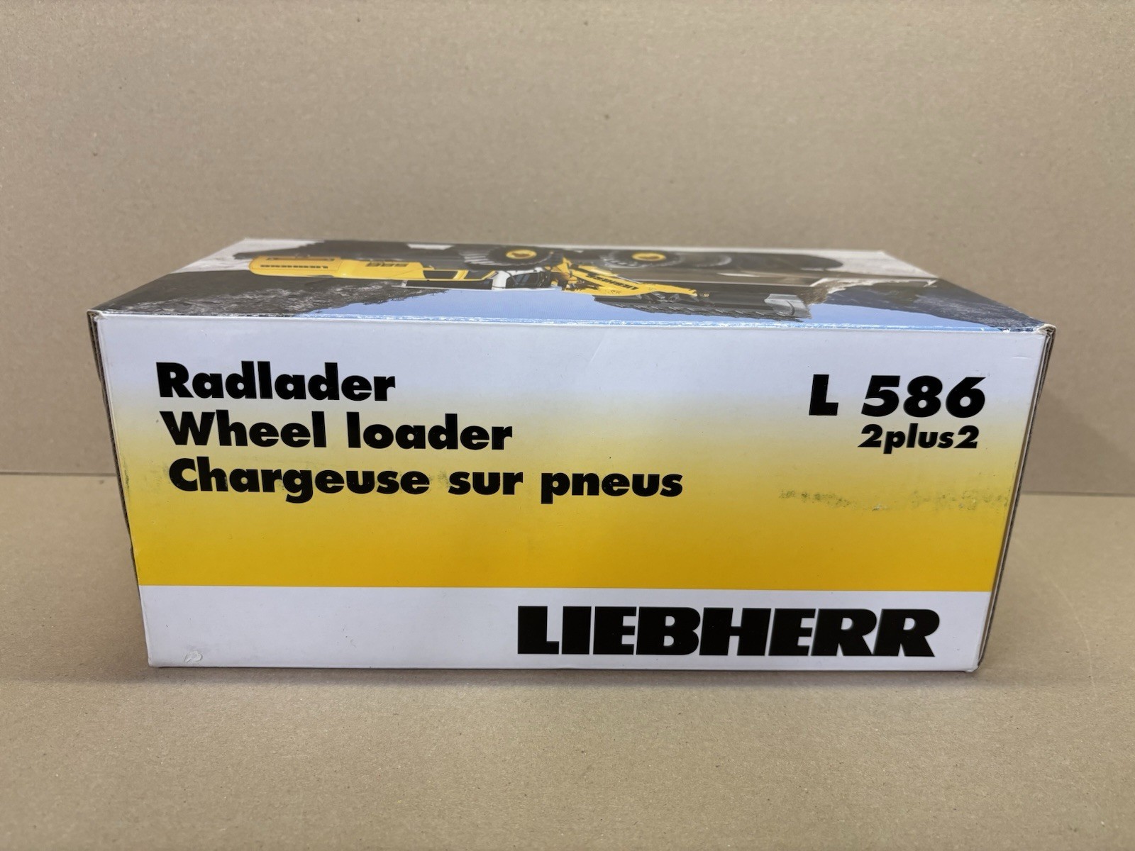NZG 689-14 WRM REESE LIEBHERR L 586 2plus2 1/50 Wheel Loader