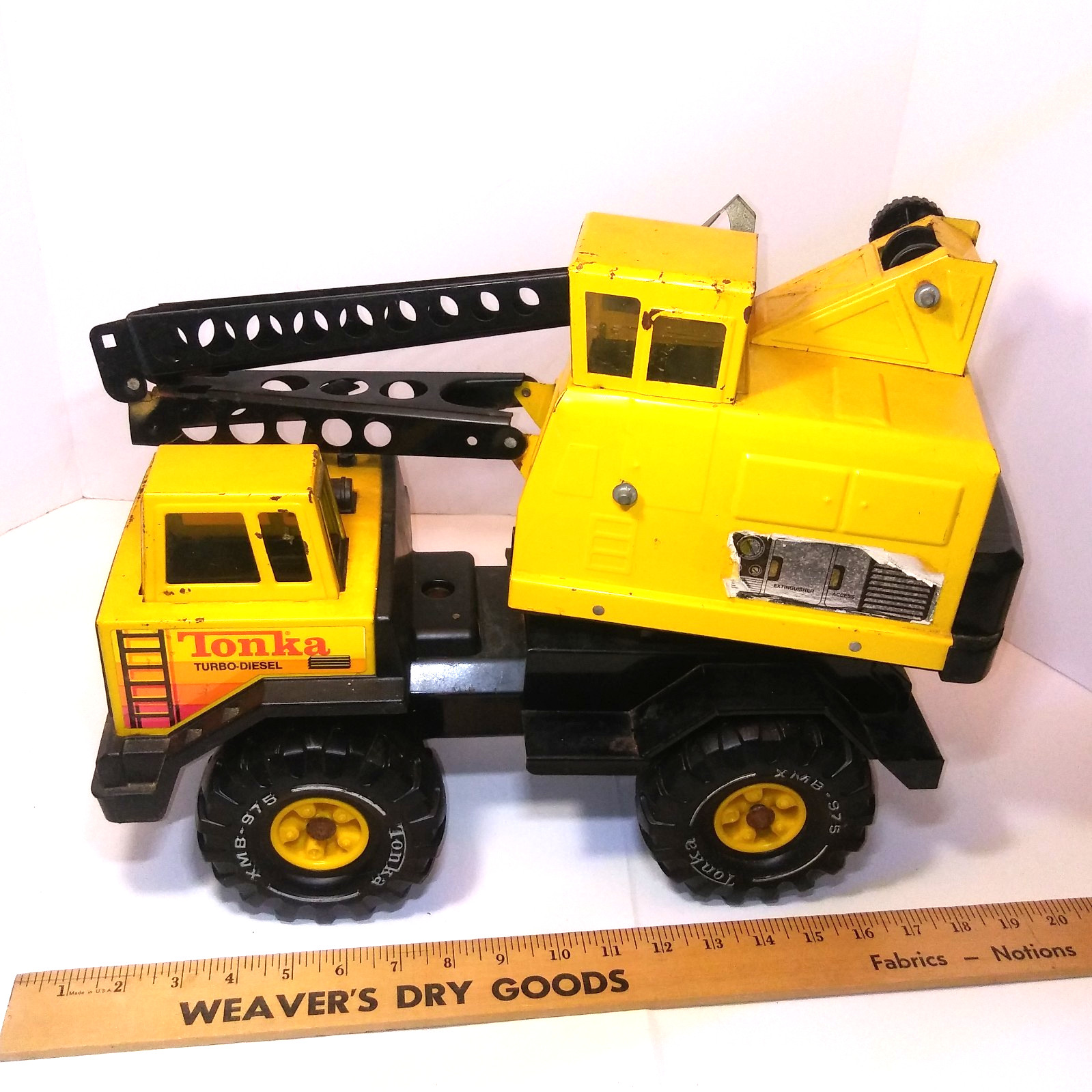Vintage Metal Tonka Crane Truck Turbo Diesel XMB-975, Large 17″ x14″ – READ