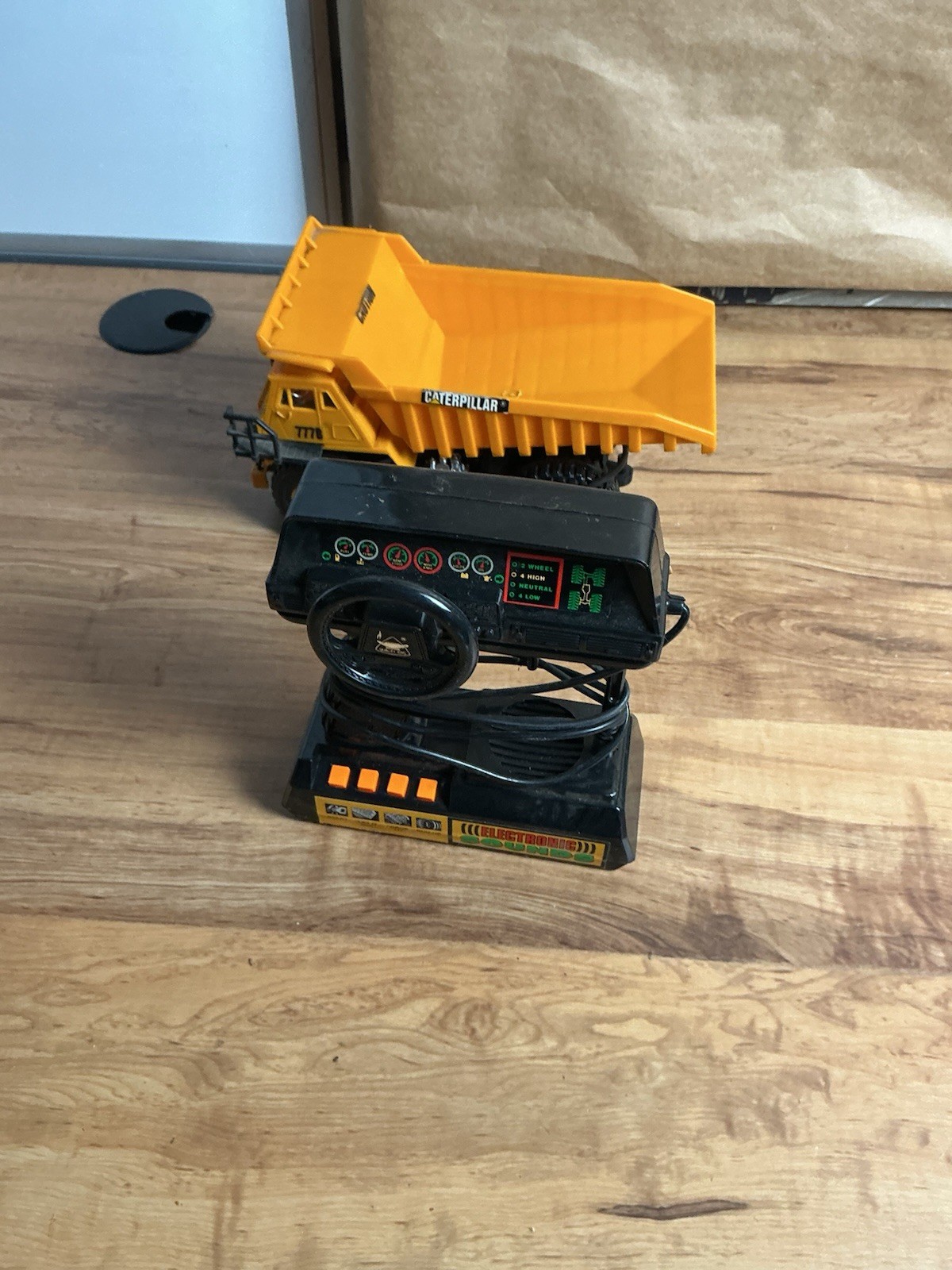 Remote control New Bright Caterpillar Dump Truck Wired Construction Working