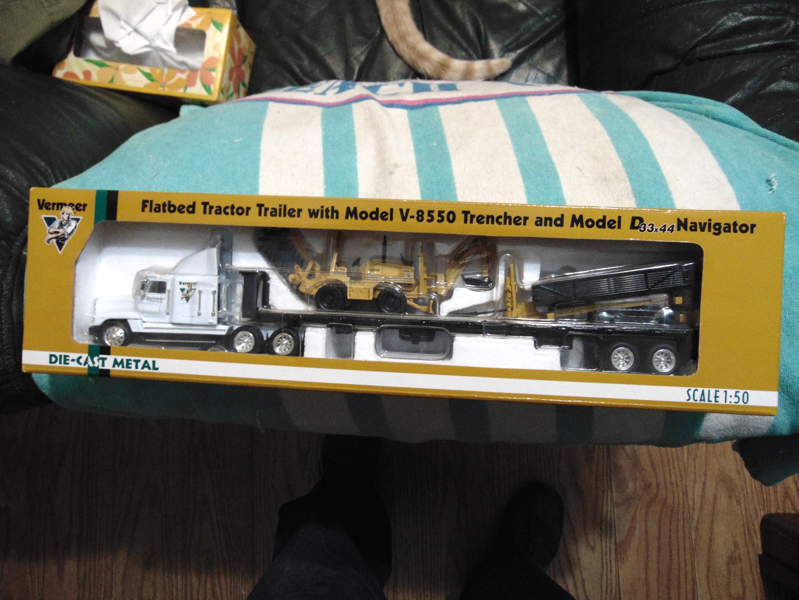 1/50 scale Vermeer Flatbed with V-8550 Trencher and Model D 33×44 Navigator