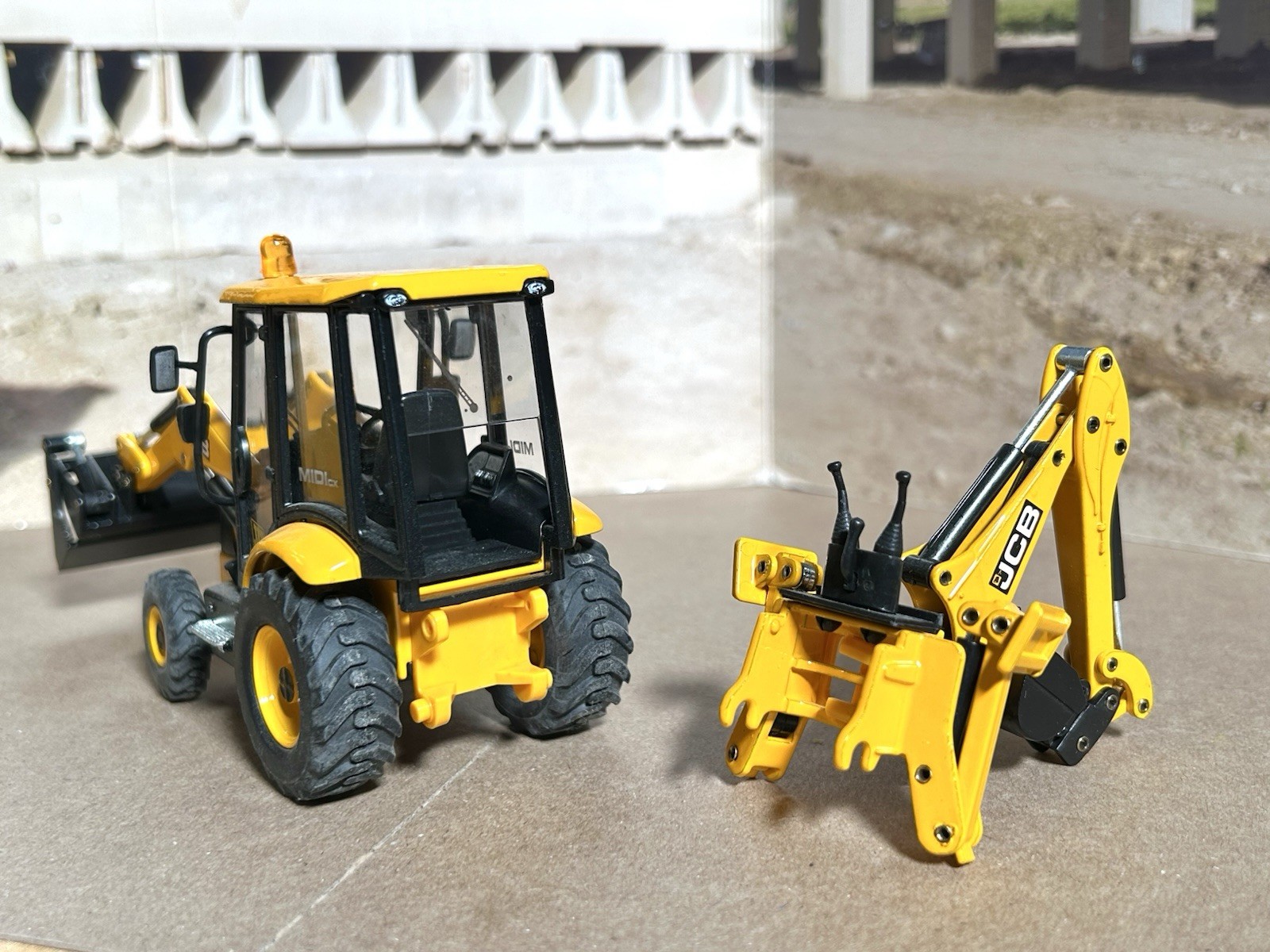 Joal 1/35 Scale JCB Midi CX Centermount Tractor Loader Backhoe (v/g with box!)