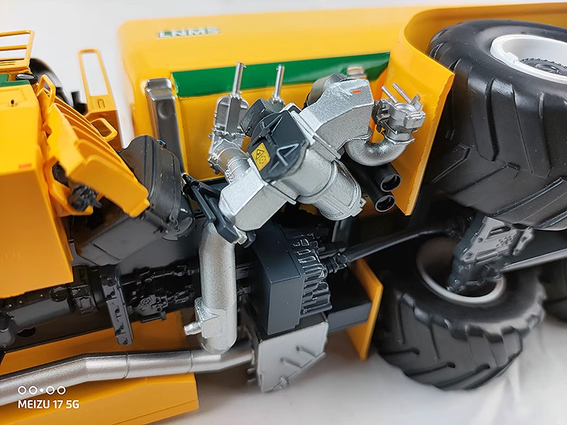 TEKNOPloeger Oxbo AT5150 LNMS Slurry Tanker NEW IN BOX 1:32