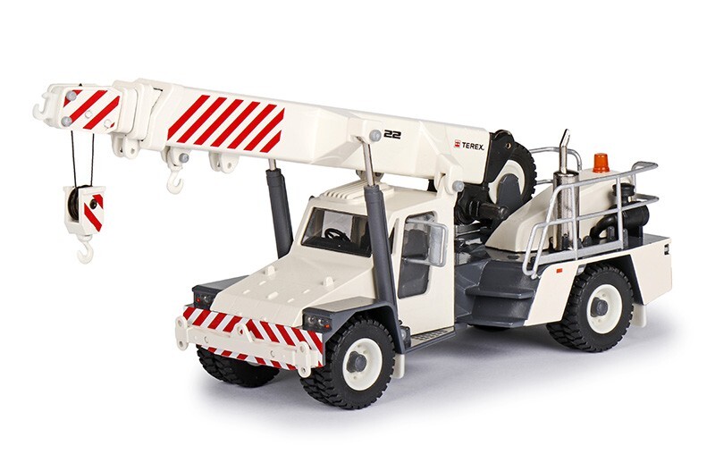 Conrad 2113-12 Terex AT22 Pick and Carry Crane 1/50 O Scale Die-cast New MIB