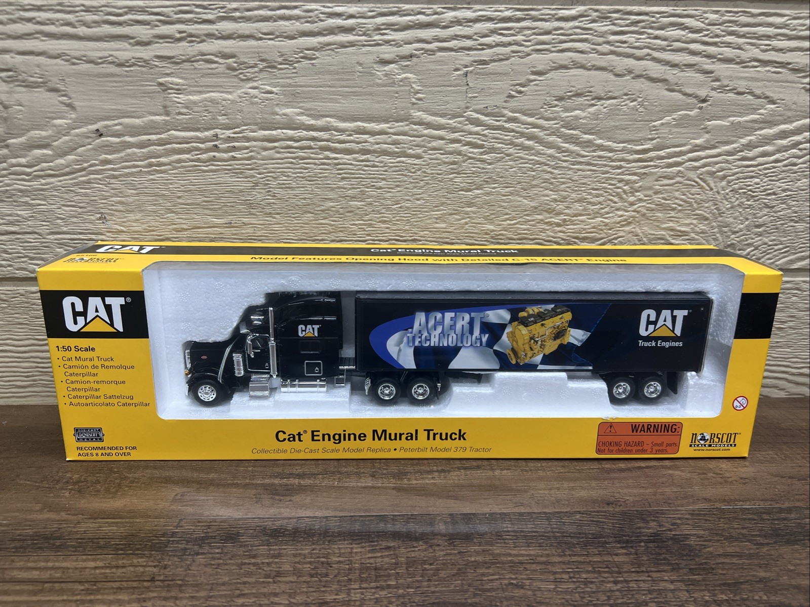 Norscot 55166 Cat Engine Mural Truck 1:50