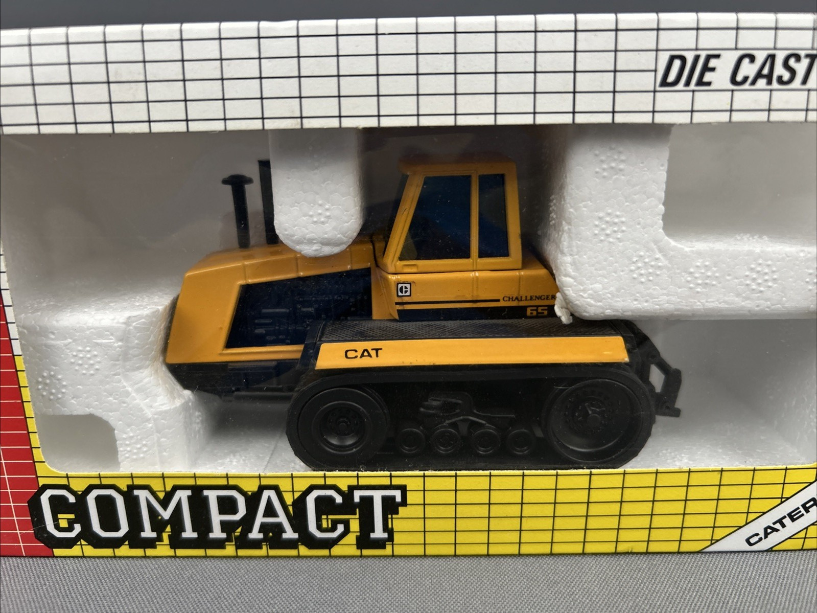 Joal Compact 1/50 Scale Cat Challenger 65 Track-Type Tractor #233 NIB