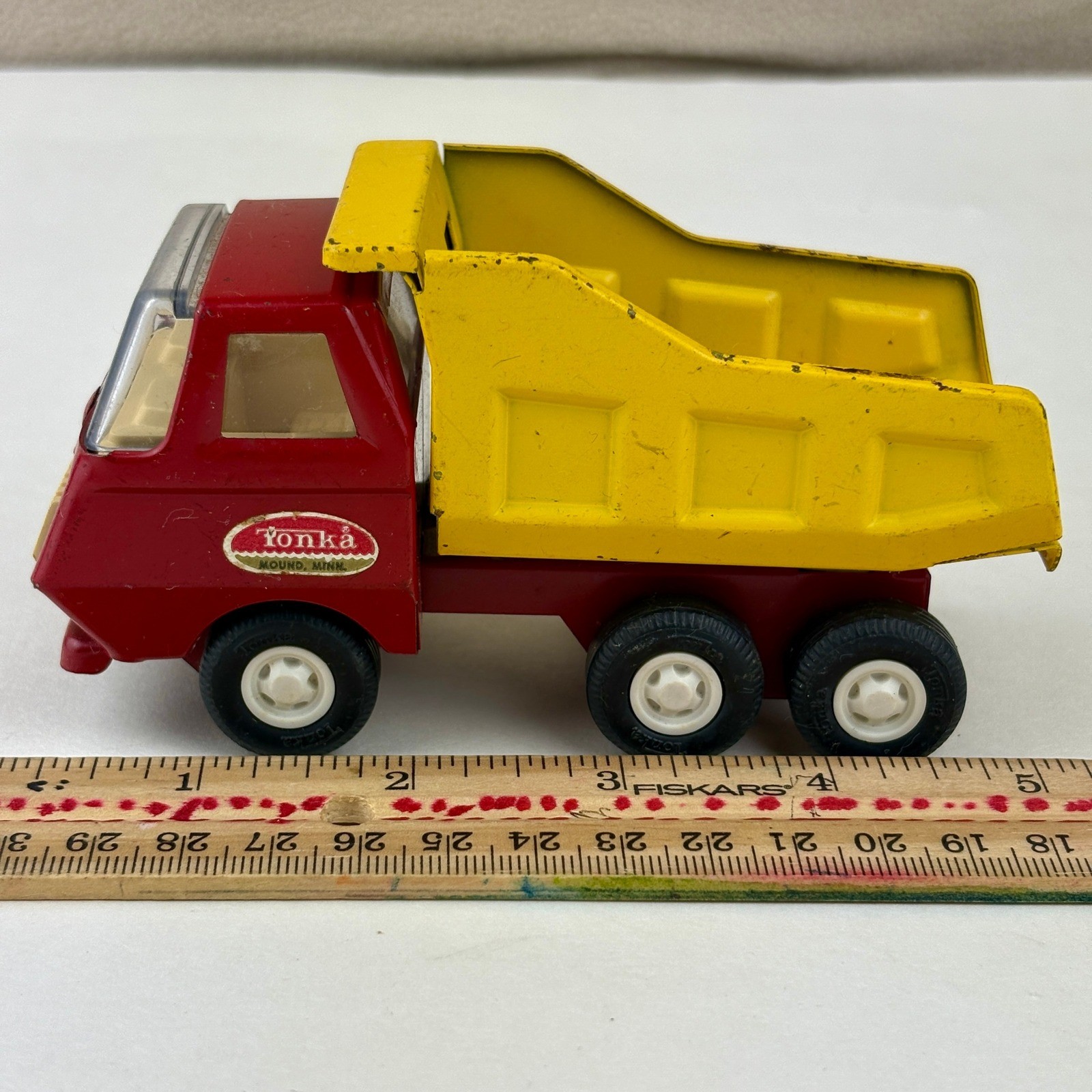 Vintage 1960s TONKA DUMP TRUCK 5″ Pressed Steel Red Cab Yellow 55040 Mound, MINN