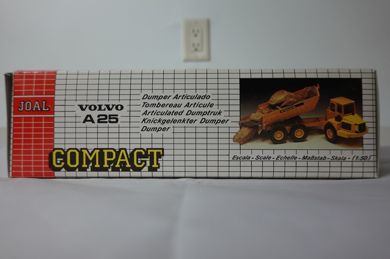 JOAL 231 Volvo BM A25 Articulated Dump Truck 1:50 Scale