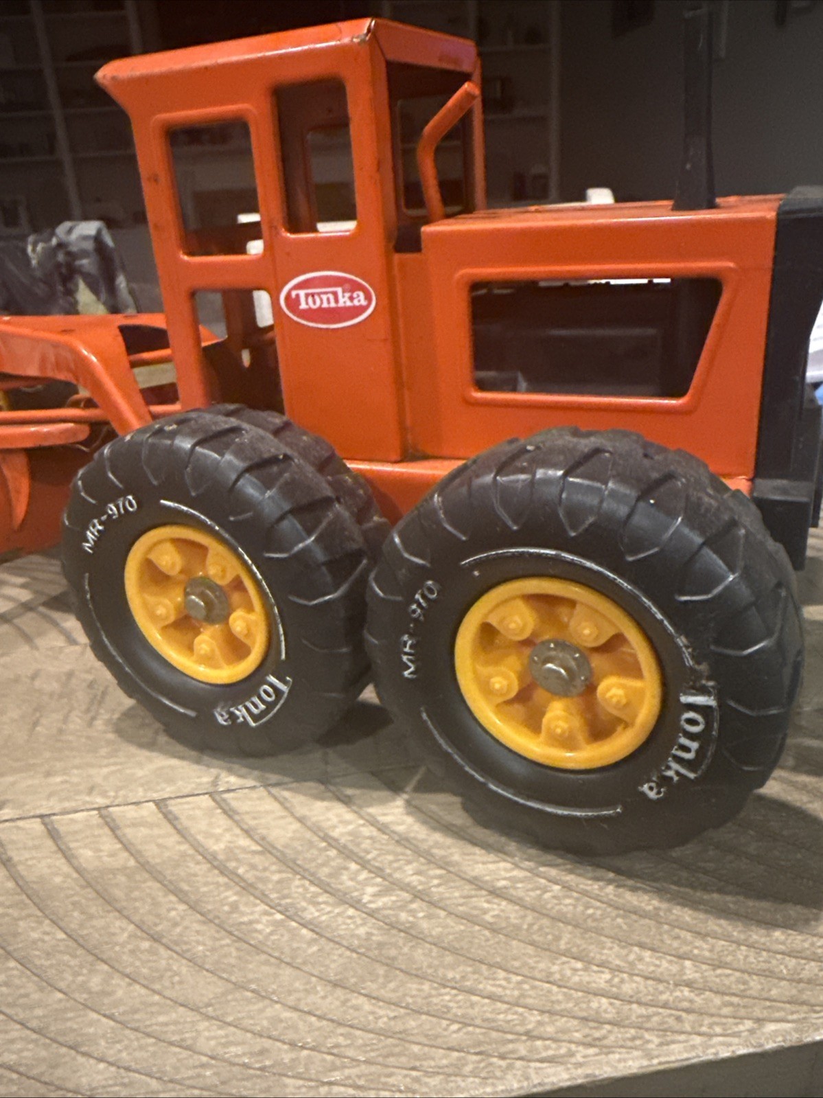 VINTAGE 1970’s TONKA METAL ROAD GRADER TOY ORANGE 17” MR-970 TIRES