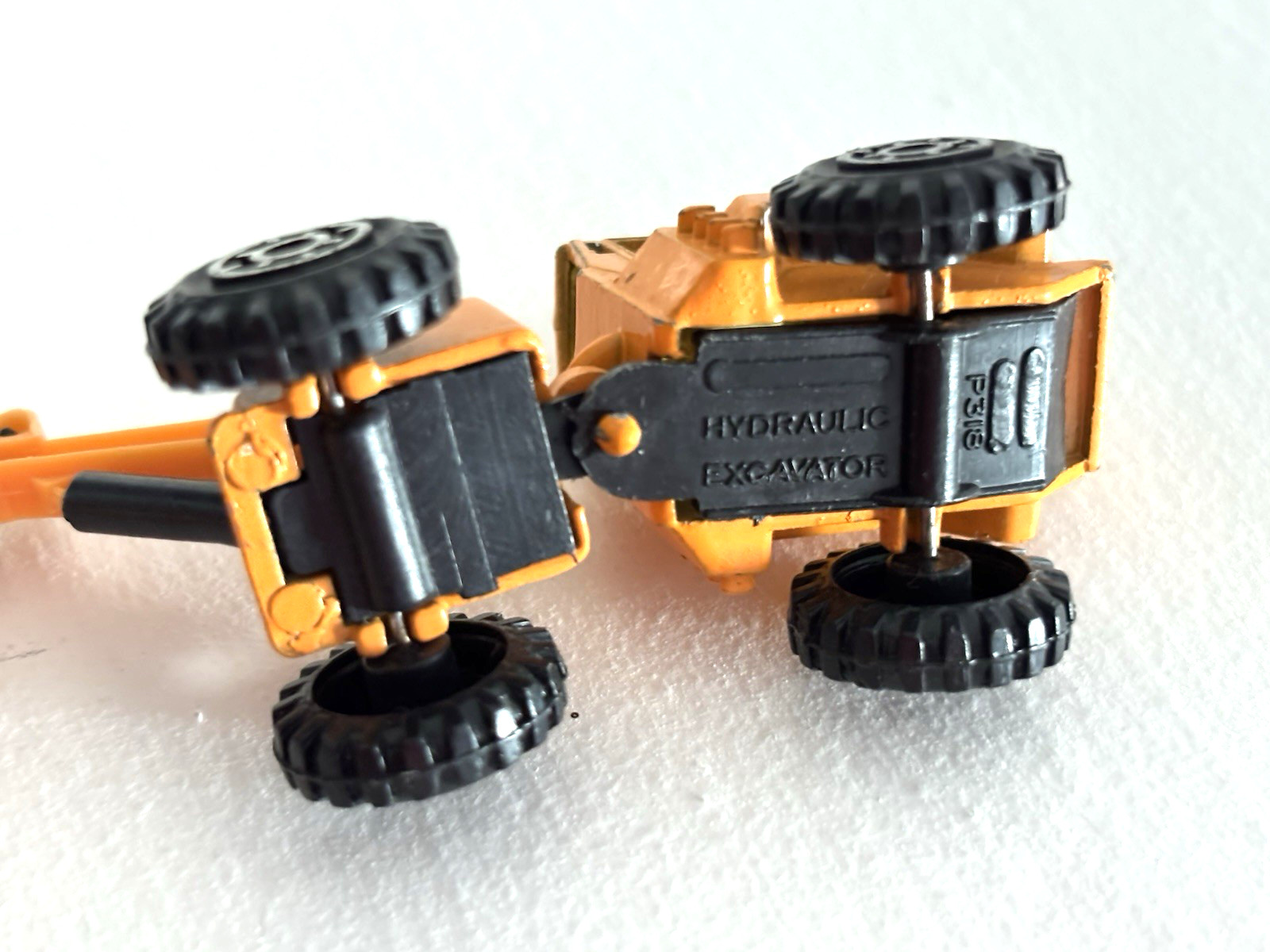 Vintage diecast Hydraulic Excavator, P318 – No scoop – No brand but like Zylmex