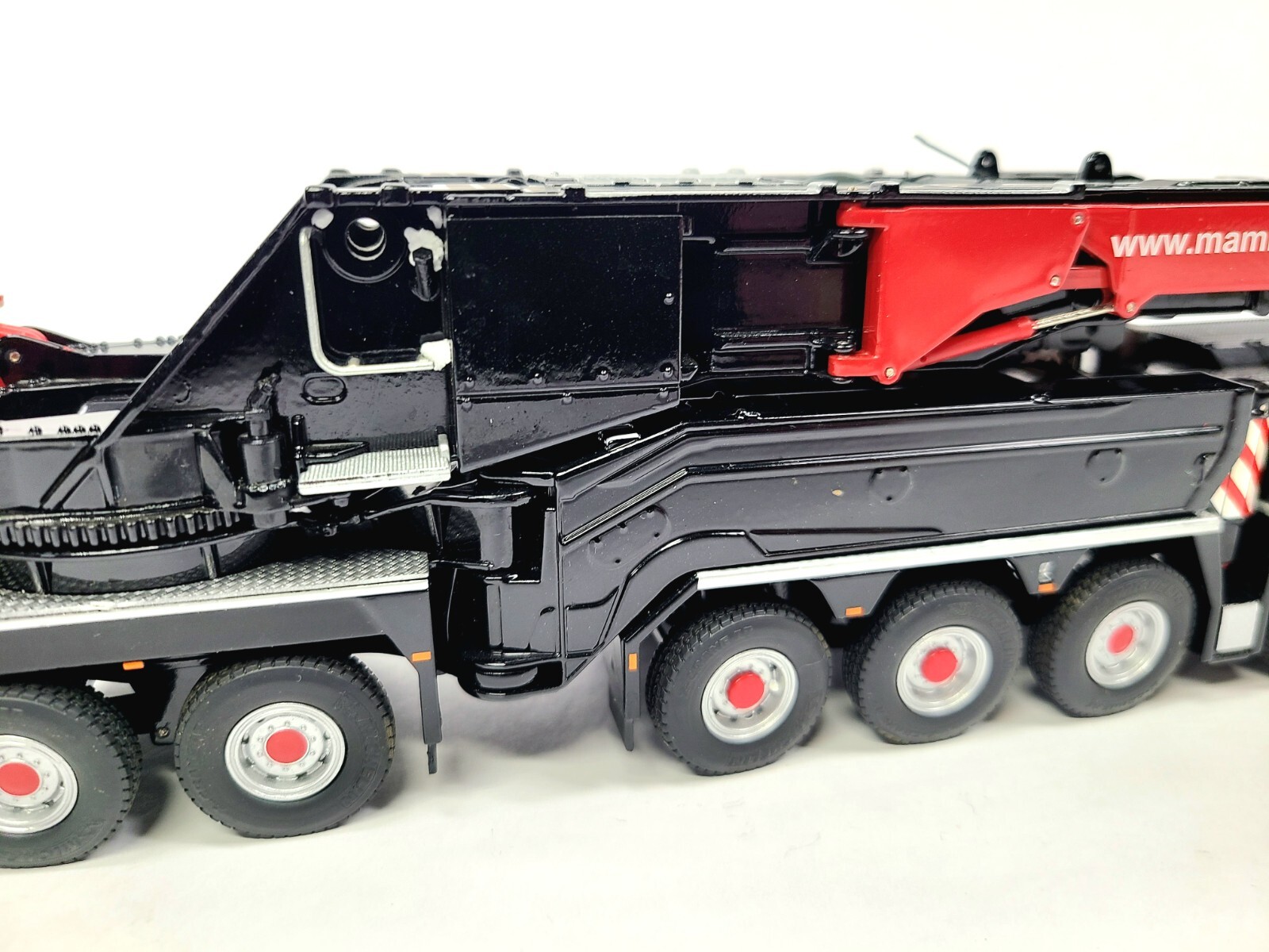 Liebherr LTM 11200-9.1 Mobile Crane – Mammoet – NZG 1:50 Scale Model #410025