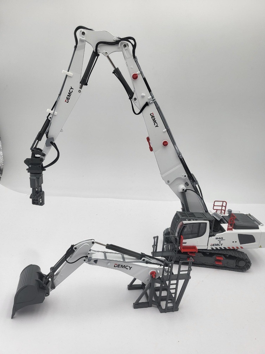 CONRAD – DEMCY construction machine – Liebherr R940 demolition – 1/…