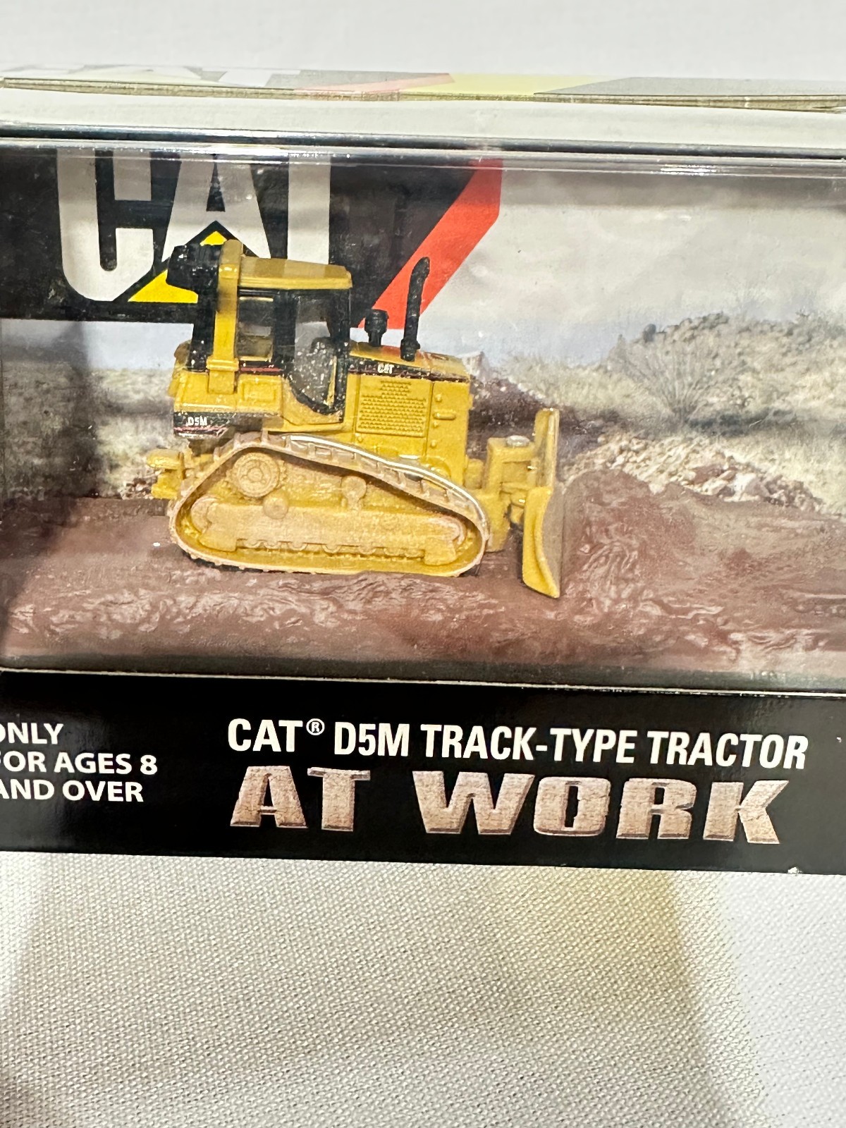 Caterpillar D5M Dozer At Work Series By Norscot 1/87th Scale