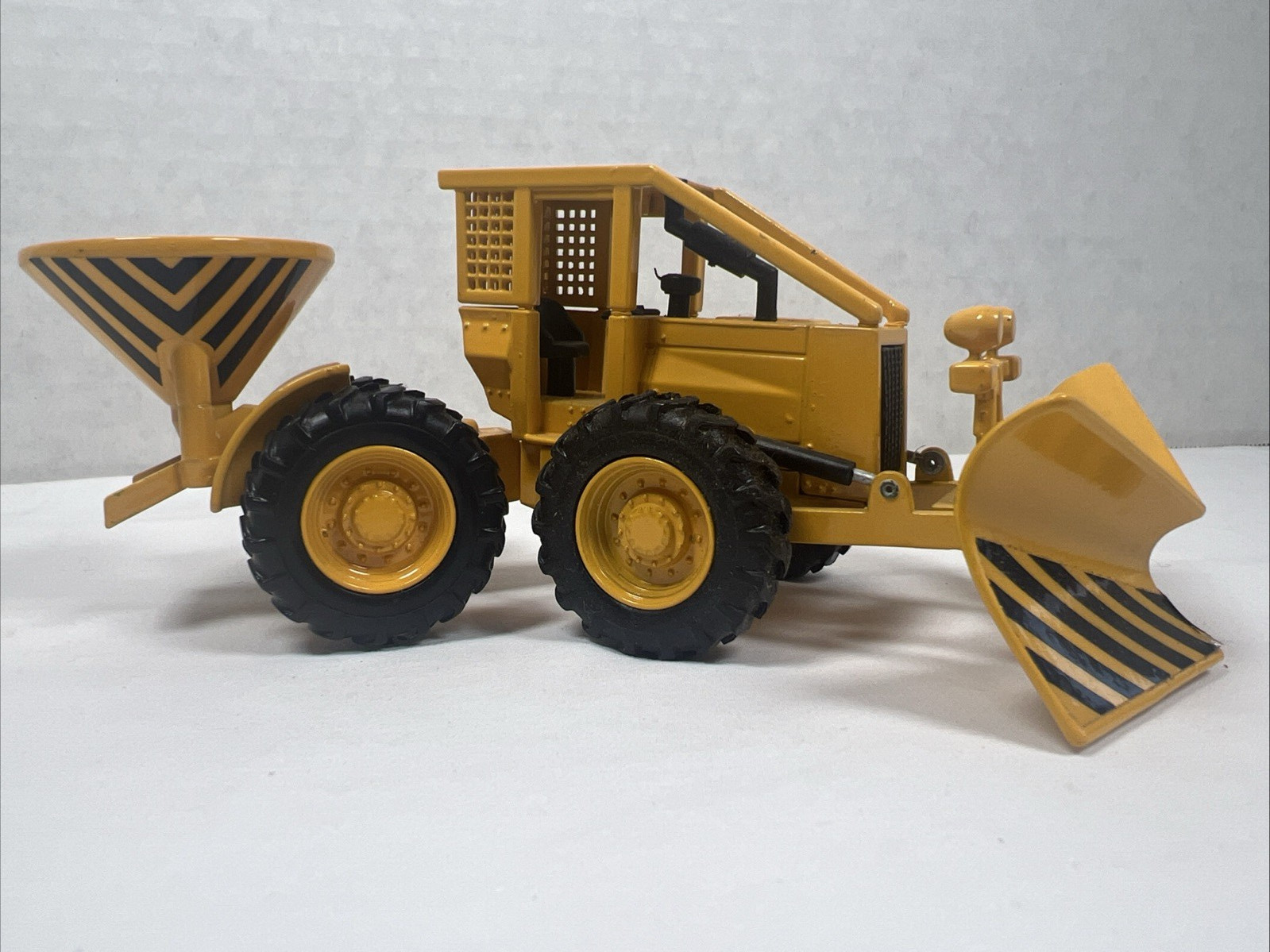 Joal CATERPILLAR Cat Snow Plough & Salt Spreader #229 Diecast Metal 1:43 Loose