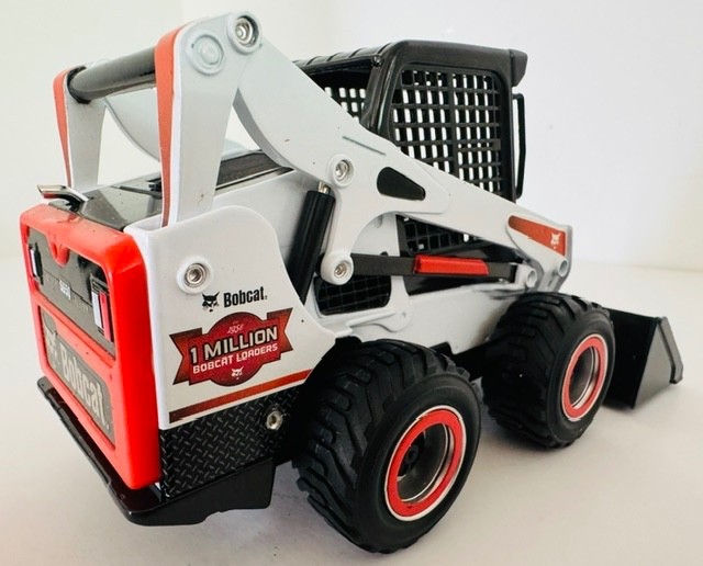1:25 Bobcat Limited Edition 1 Million T650 Compact Track & S650 Skid Steer