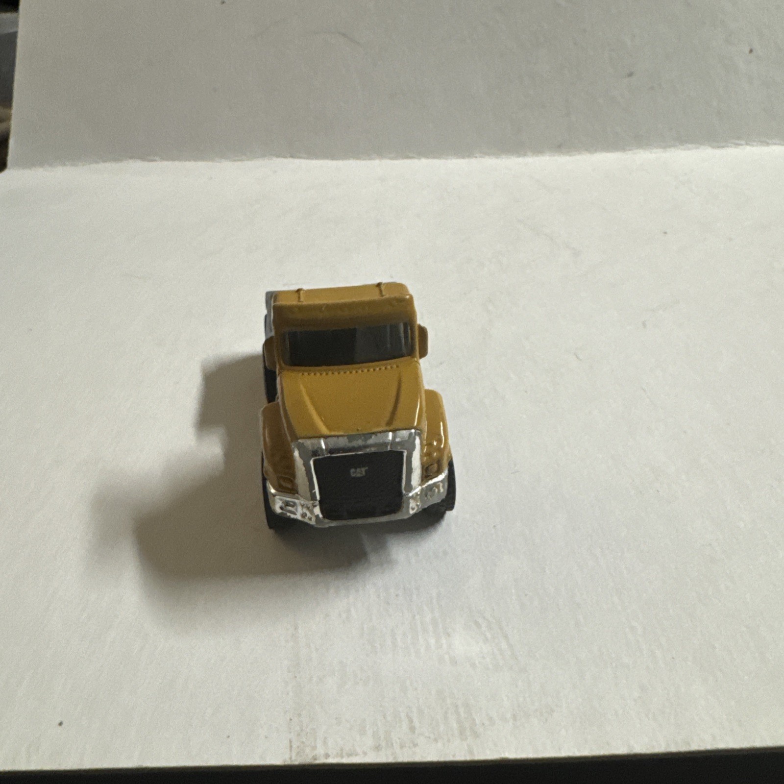 Diecast Masters 1/16 Caterpillar CT660 Day Cab Tractor