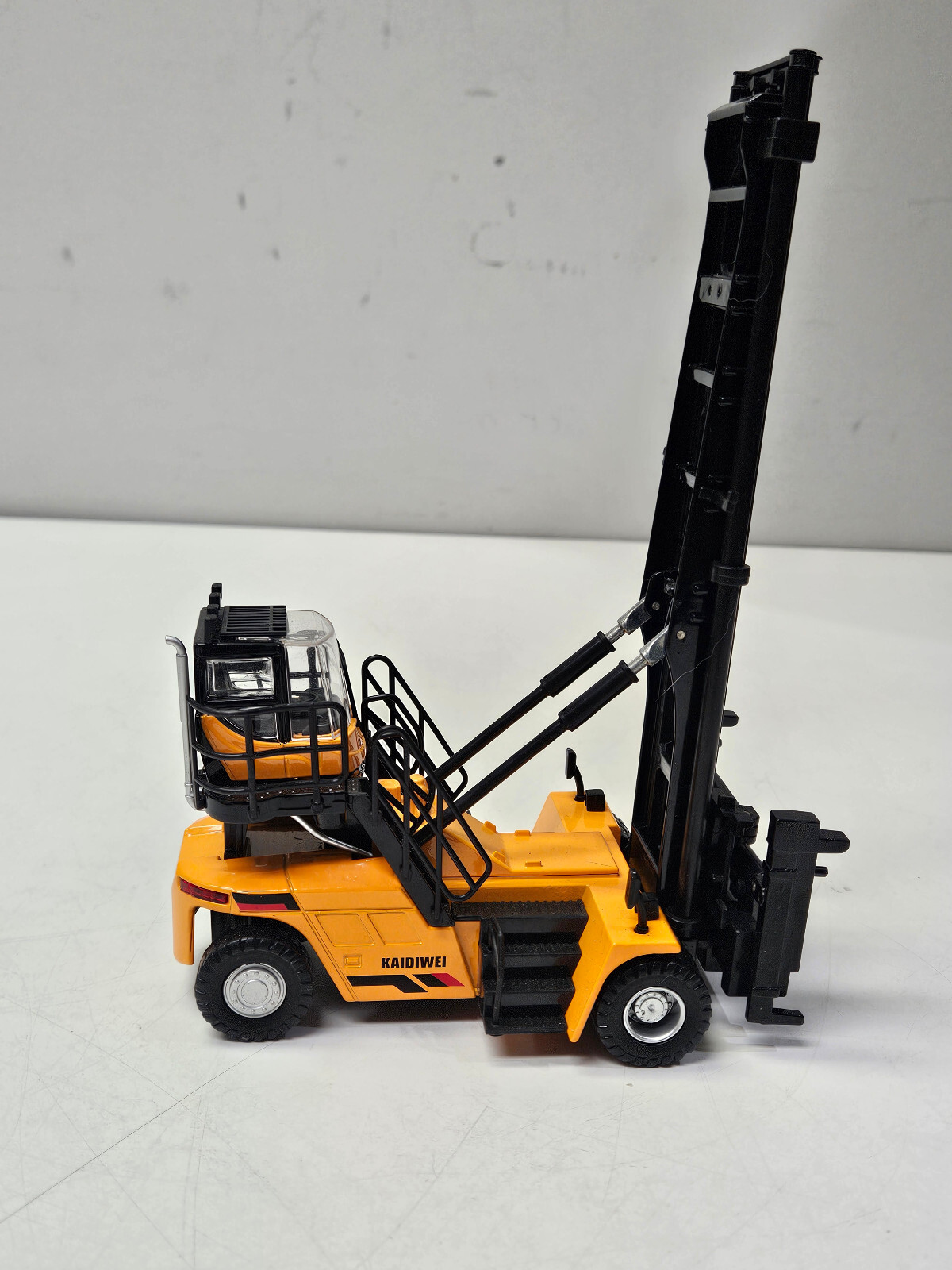 1:50 SANY Empty Container Stacker Construction Machine Equipment Diecast Model