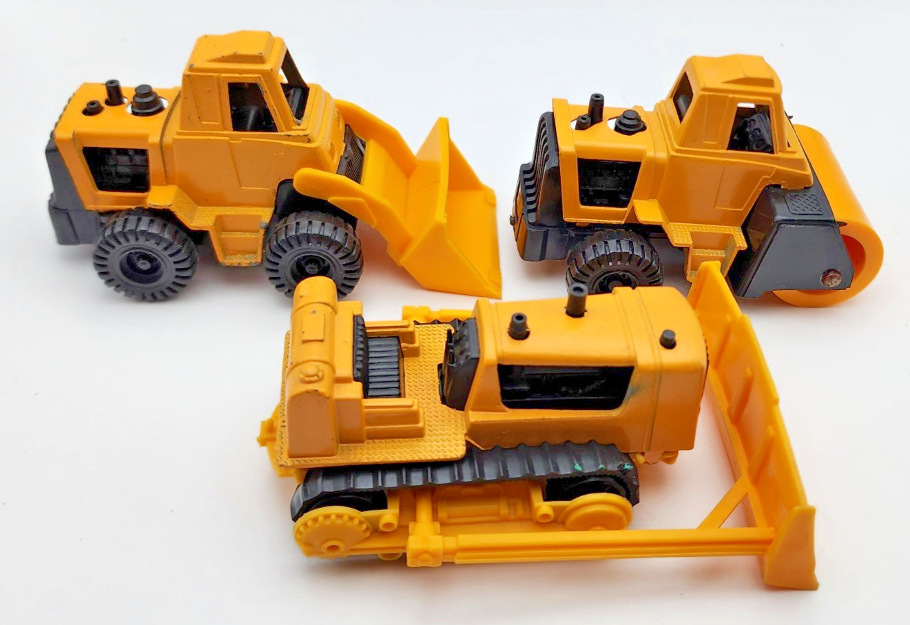 Vintage 1970 Tootsie Toy Dozer, Loader & Roller Construction Toys 4″ to 4.75″
