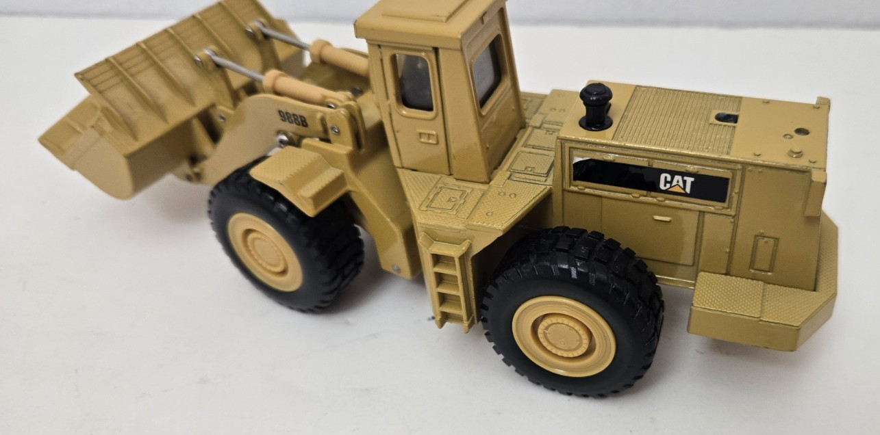 ERTL CAT Caterpillar Wheel Loader 988B Yellow Die Cast Model Vintage