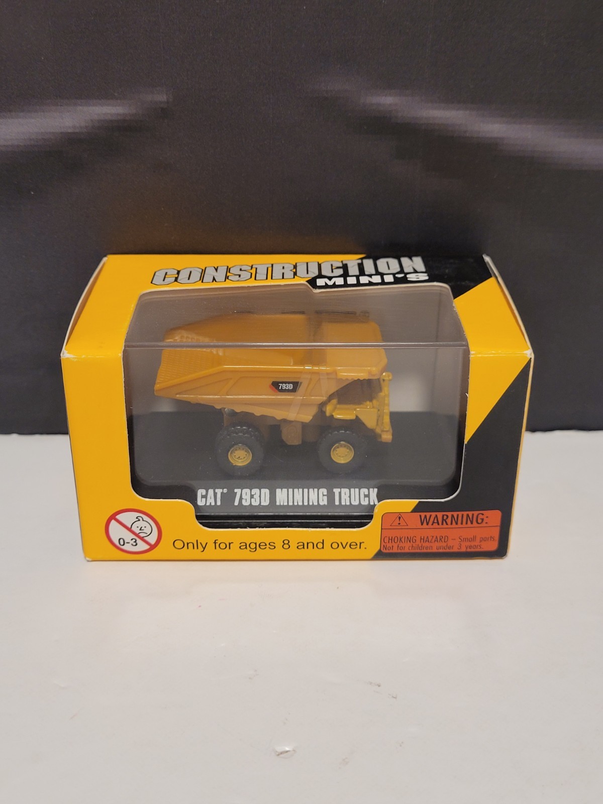 Norscot Scale Models Construction Mini’s CAT 793D Mining Truck Figure New