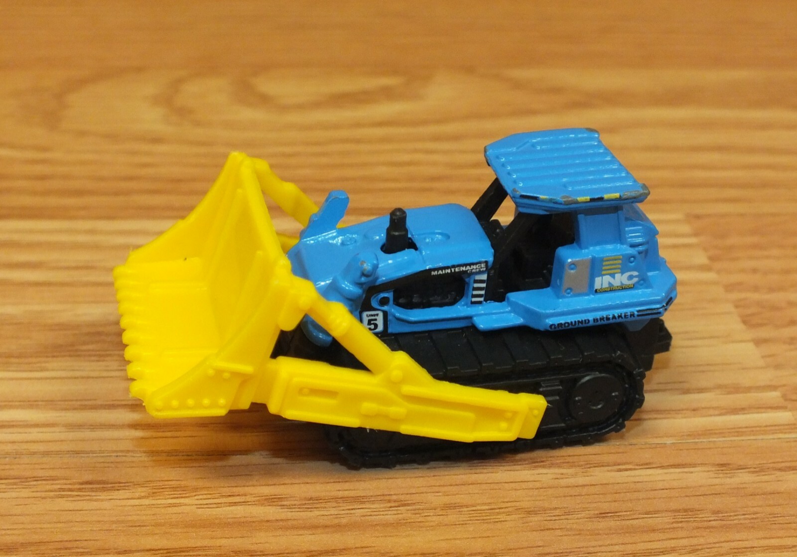 Matchbox Mattel 2006, 2013 MB 948 Maintenance Crew Ground Breaker Die Cast Toy