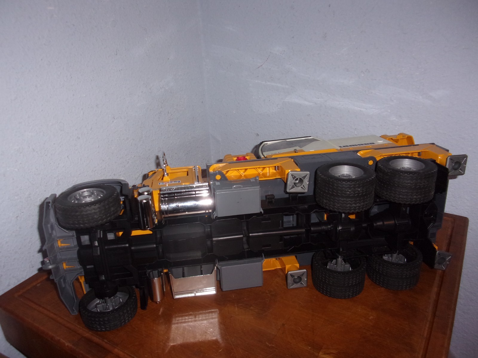 Bruder Mack Granite Liebherr Crane Truck 1/16 scale Mint 100% complete
