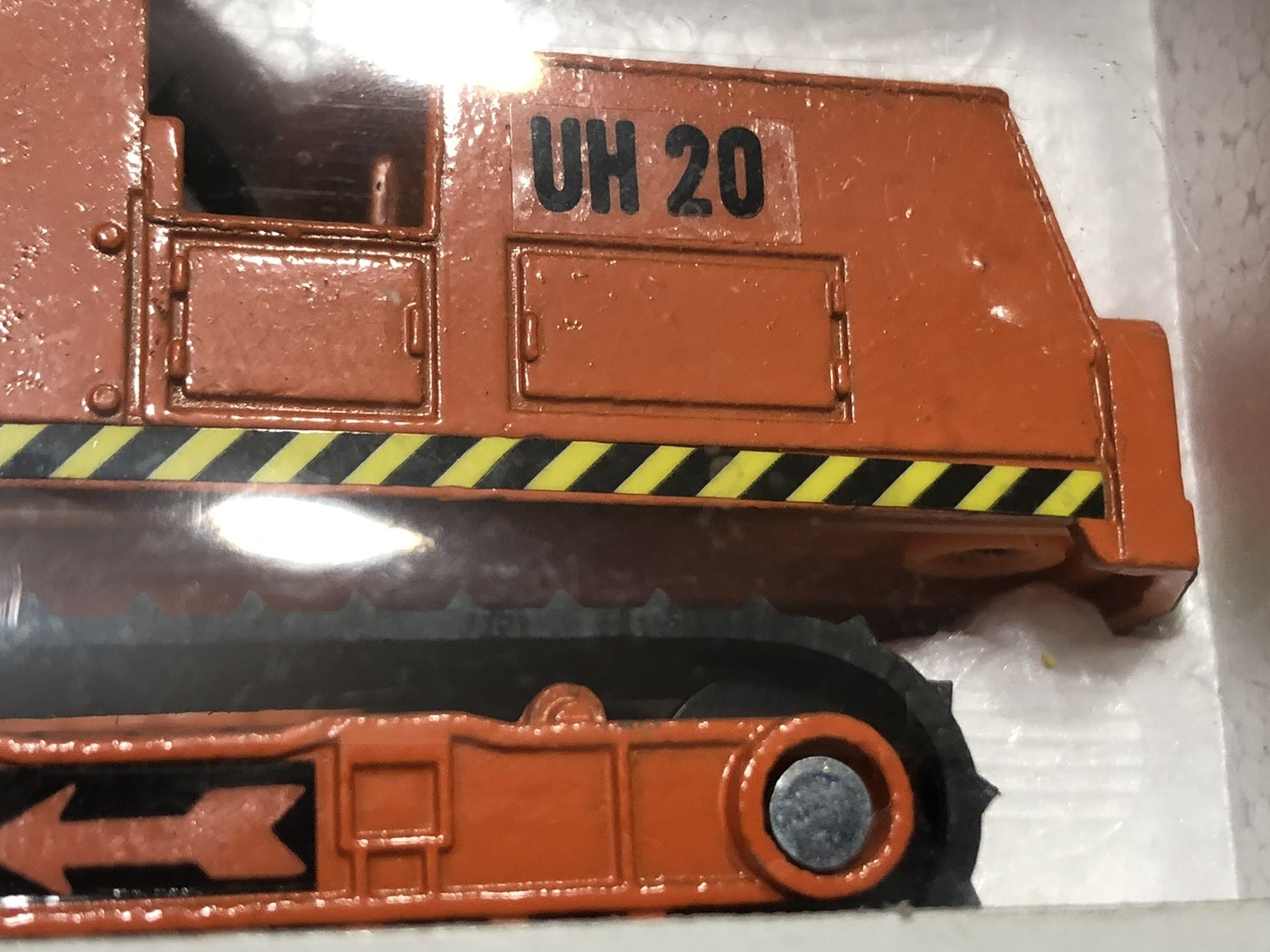 Shinsei Mini Power #M-16 UH20 Front Shovel Loader Die Cast Model – 1:85