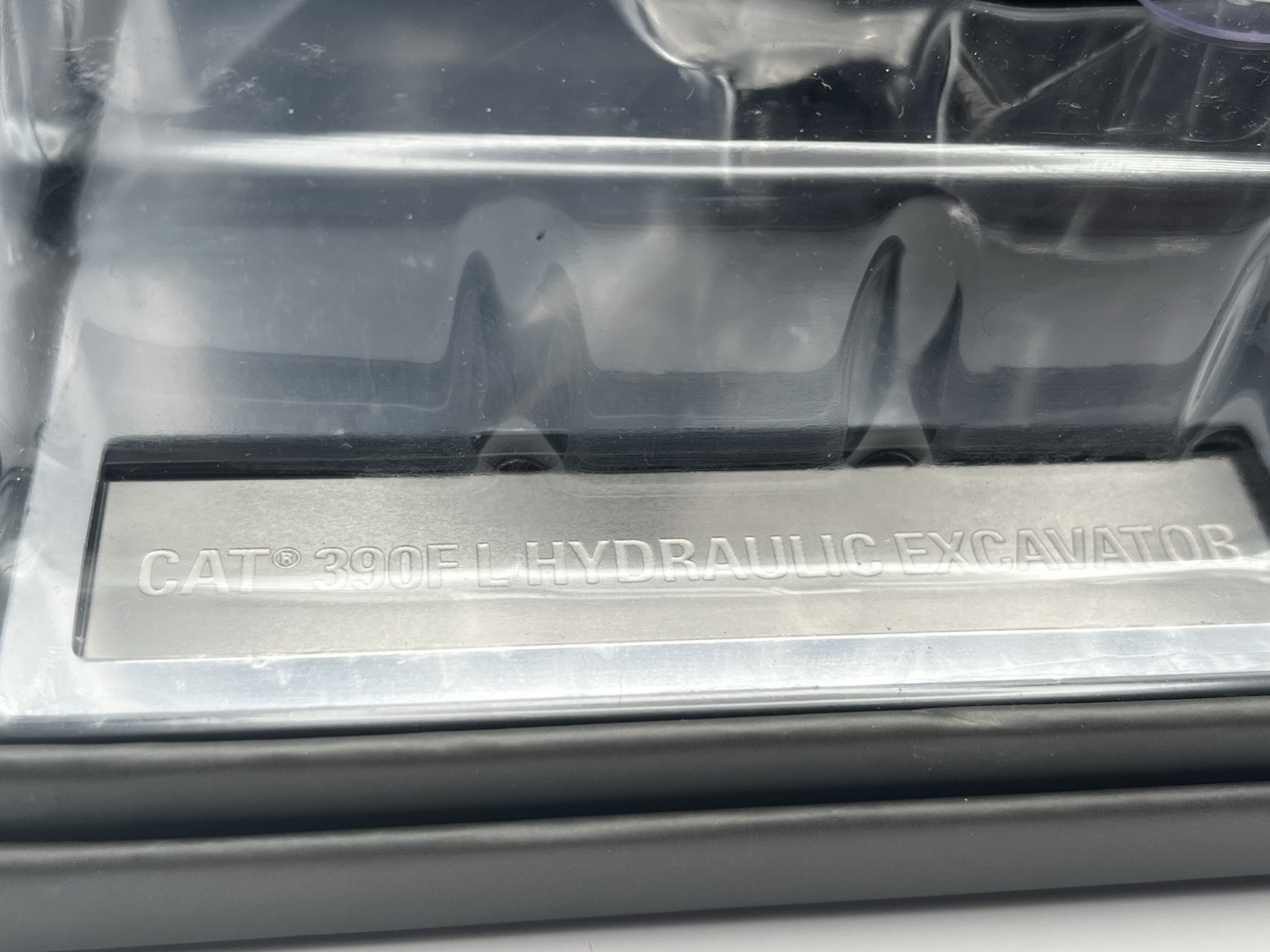 1/50 Cat 390F L HydraulicExcavator Commemorative Series(85547) Gun metal Flawed