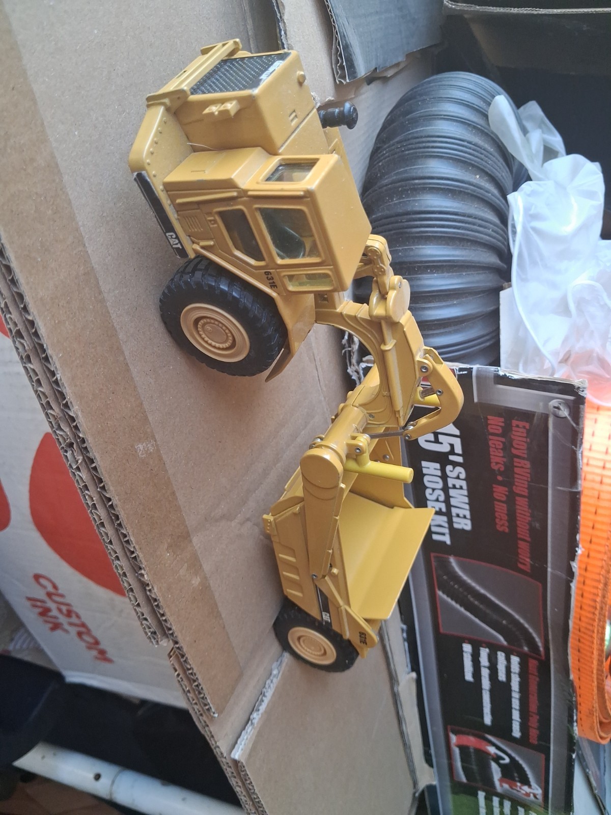 Norscot 1:50 Scale Die-Cast Cat Caterpillar 631E Wheel Tractor Scraper