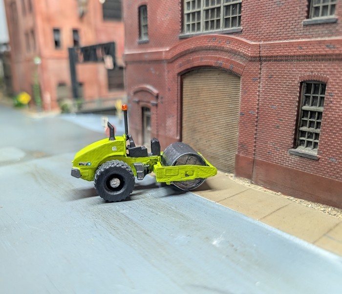 1/87 HO Scale Custom Built 1980s Era Ingersoll Rand SD-122 Asphalt Roller
