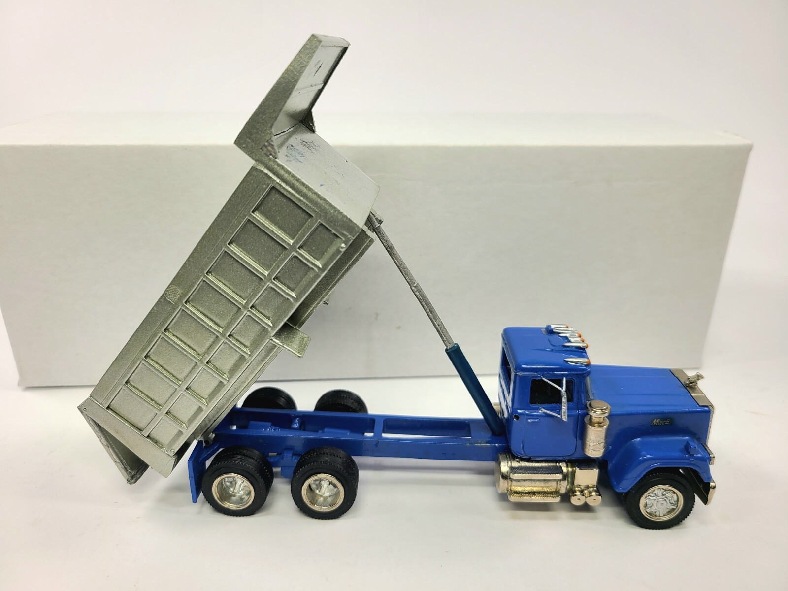 Mack Superliner 6×4 Dump Truck – Blue – ASAM Smith 1:48 Scale Diecast Model