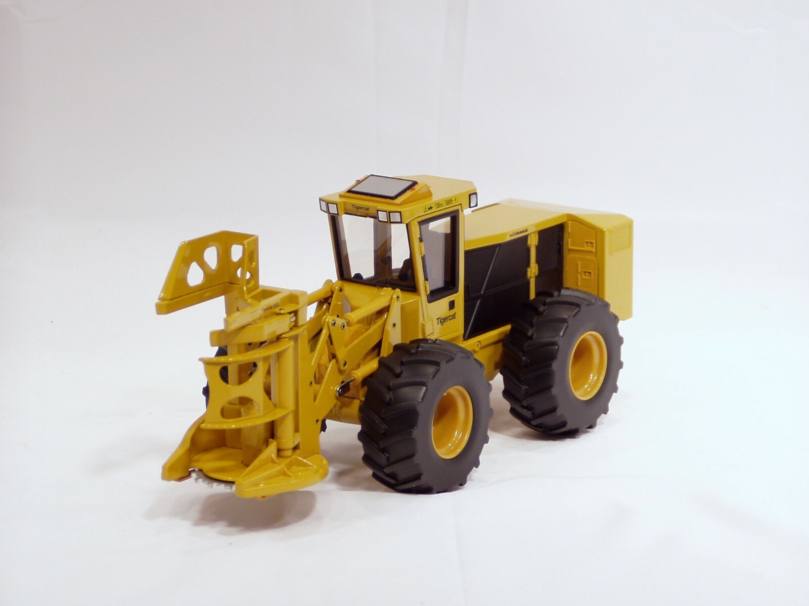 Tigercat 724G Wheel Feller Buncher – 1/32 – Brand New – Diecast Logging