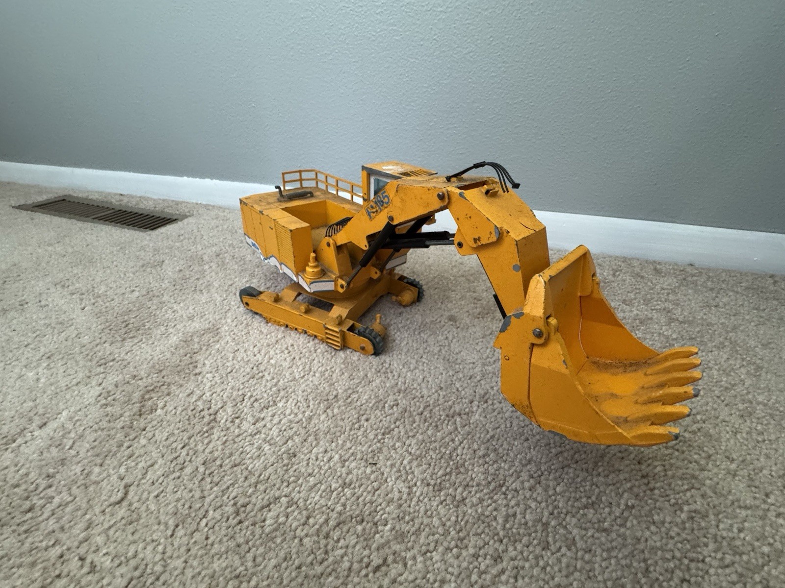 Vintage NZG 1/50 Scale Die-Cast Demag H185 Crawler Excavator Germany As Is Nice