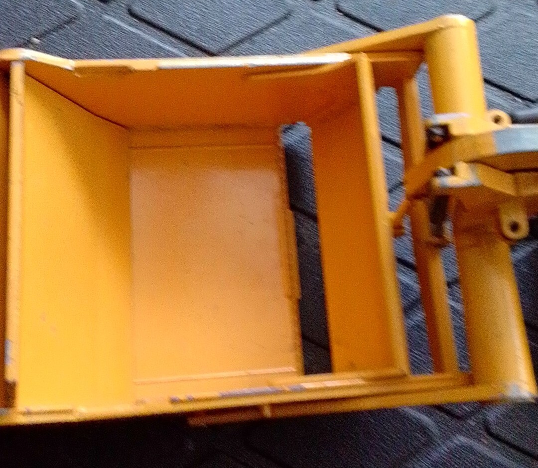 NZG CAT Push Pull Scraper Model 627 Diecast 1:50 Scale W Germany