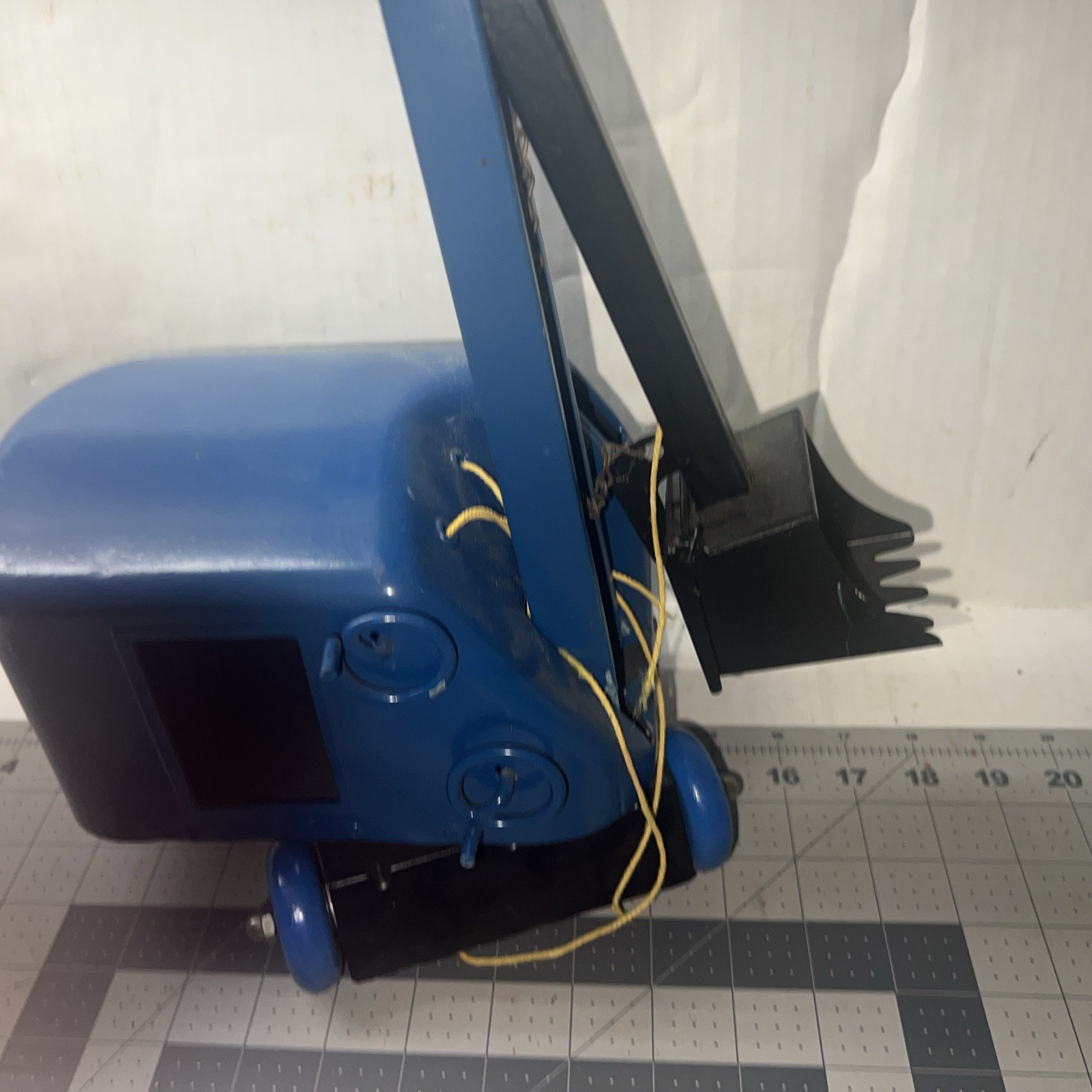 Structo Toy Pressed Steel Crane Blue Paint Mobile Winche Original