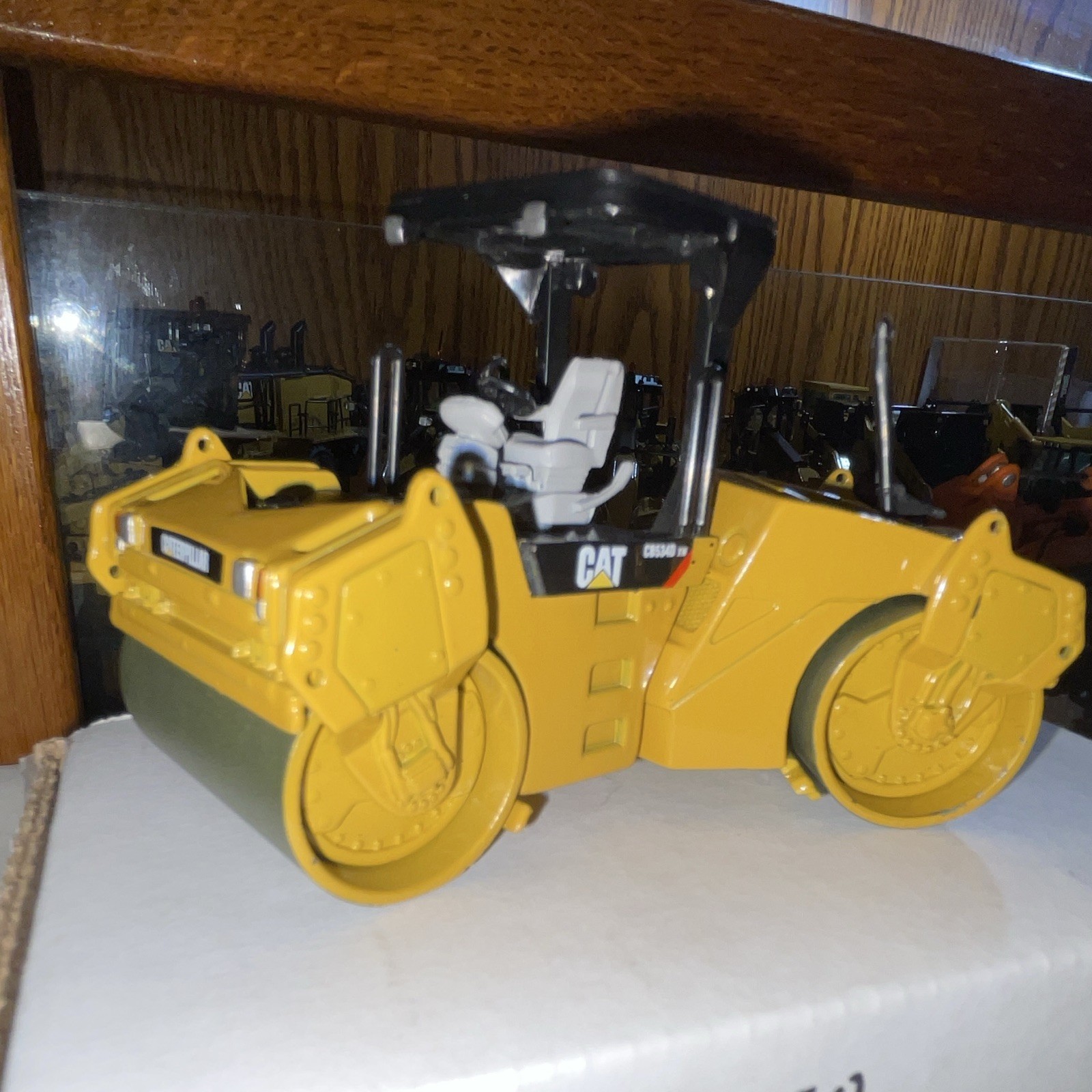 CAT CB534D II Tandem Vibratory Roller Diecast Construction Model 1:50