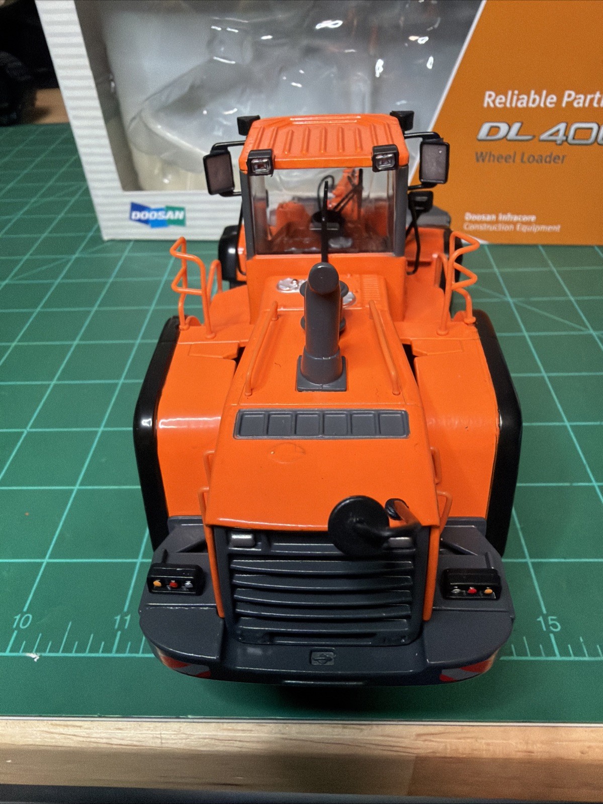 Doosan DL400A Wheel Loader Diecast
