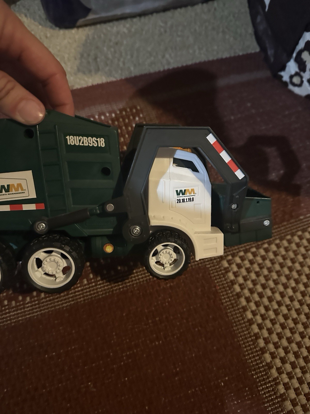 WM Plastic Garbage Truck Toy Construction Vehicle Green/White/Gray 18U2B9S18
