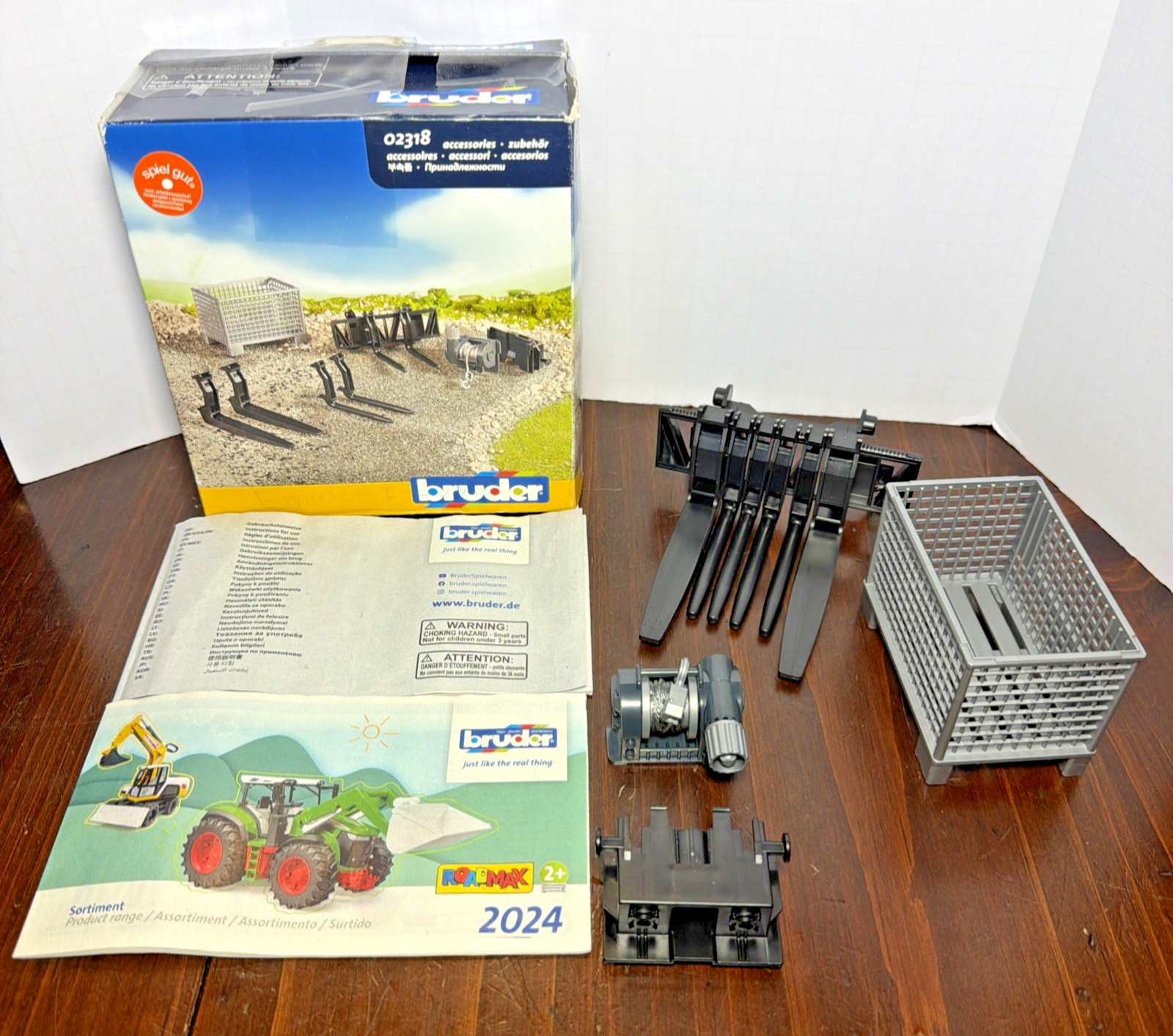 Accessories for Bruder Frontloader Box Type Pallet Winch and Forks 02318