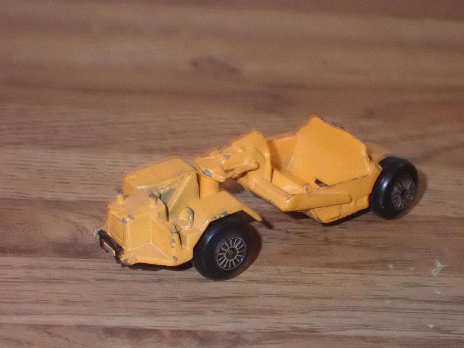 Lot of 2 Zee Toys Construction Vehicles P377 Scraper P380 Dump Truck
